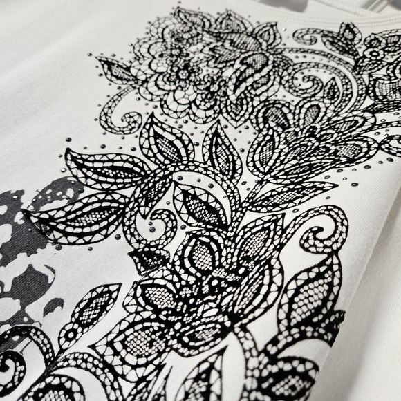 Karen Scott S 3/4 sleeve top with applique - Picture 2 of 10